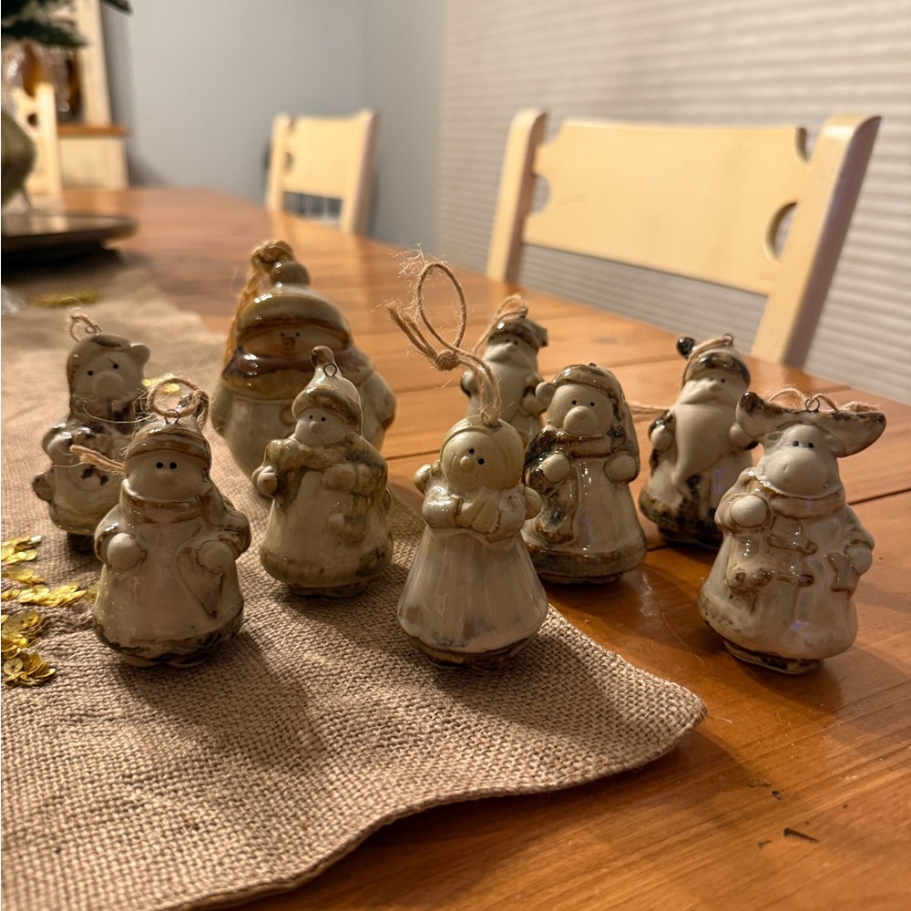 Ceramic/Pottery Holiday Folk Art Lot of 9 Figurine Ornaments Set -Cream and Gold - Picture 3 of 15
